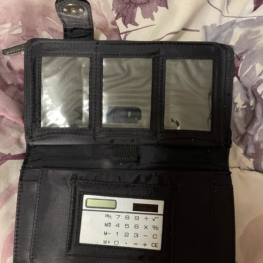 Multipurpose Wallet - Picture 2 of 4